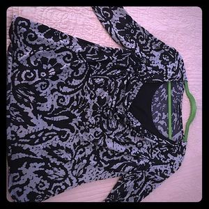 Briggs New York Black and gray top